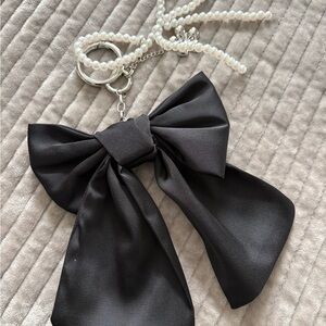 Elegant Black Bow Keychain with Pearl Accent